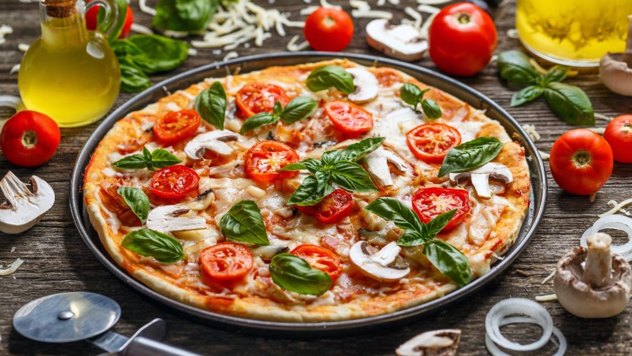 Pizza In Padella Una Ricetta Veloce E Alternativa Melarossa