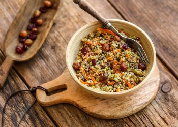 quinoa: calorie, valori nutrizionali, benefici, le migliori ricette e come cucinarla