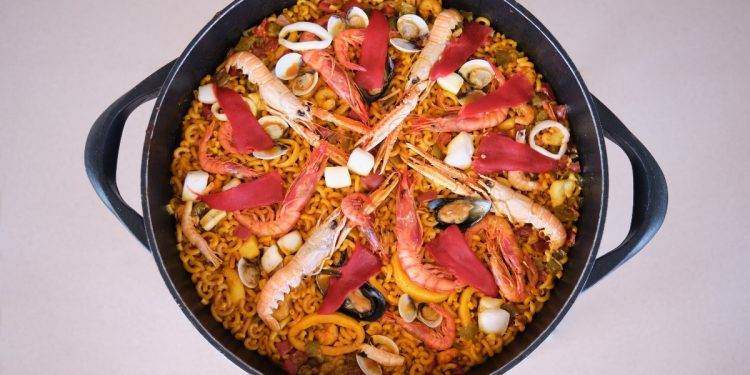 fideuà: paella di pasta di Valencia