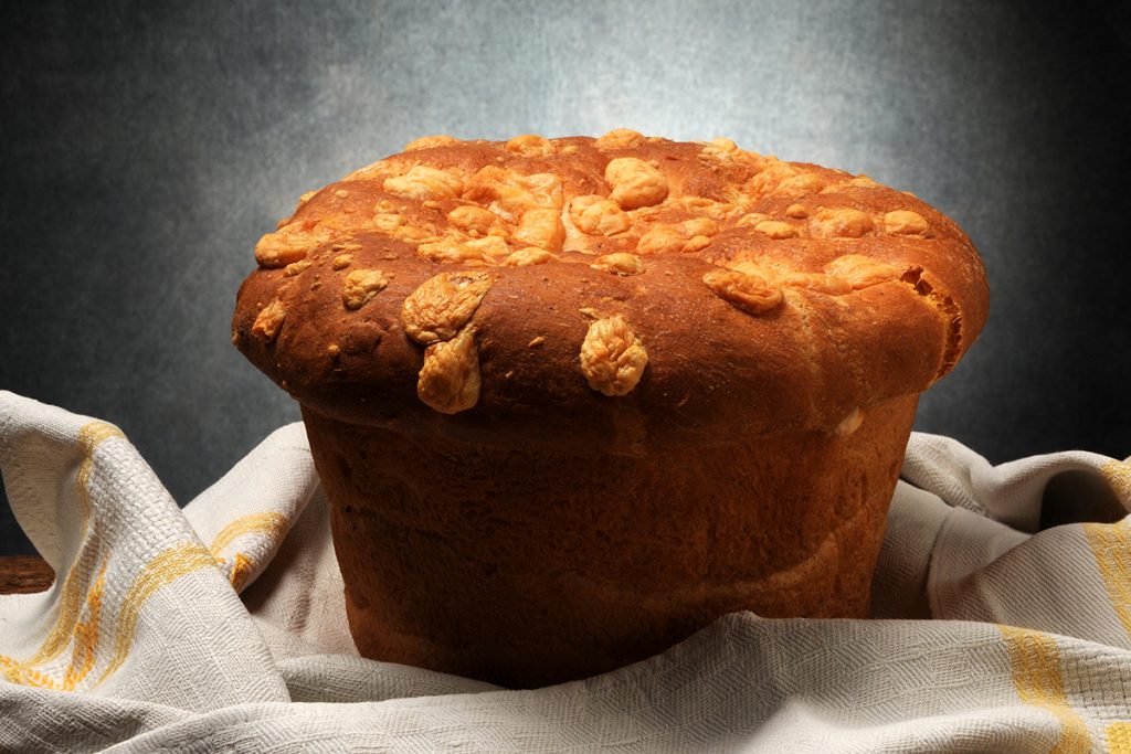 la pizza di Pasqua su un canovaccio