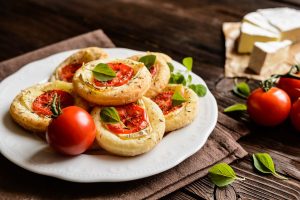 Pizzette allo yogurt greco: la ricetta veloce senza lievito