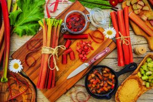 Rabarbaro: proprietà, usi in cucina  e ricette