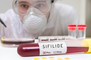 Sifilide: cos’è, come si trasmette, sintomi e trattamento