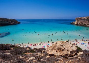 spiaggia dei conigli lampedusa