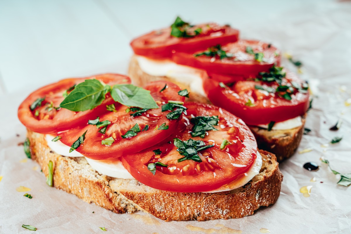 Crostini veloci: 5 ricette facili e sfiziose da preparare a casa 2 crostini veloci freddi