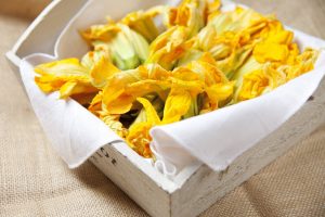 Ricette con fiori di zucca: 9 idee sfiziose, leggere e colorate