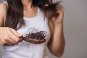 Alopecia o calvizie: cos’è, cause, tipologie, cura e prevenzione