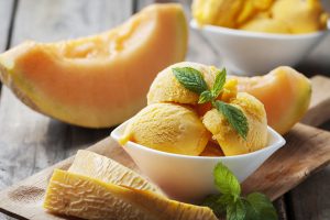 Gelato al melone, un dessert fresco e leggero da fare in casa