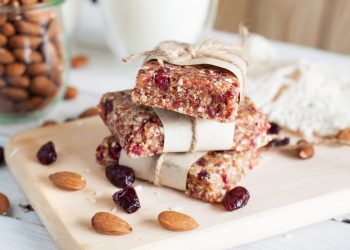 barrette di avena con cocco e mirtilli