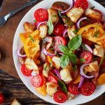 Panzanella: un antipasto leggero e gustoso