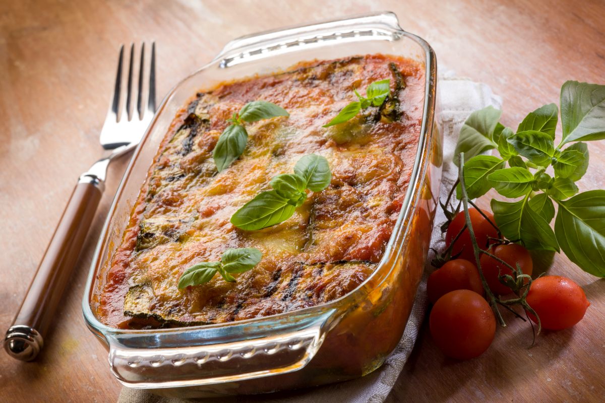 Parmigiana di zucchine: un piatto fastoso