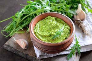 Pesto di rucola, un condimento appetitoso e facile da fare