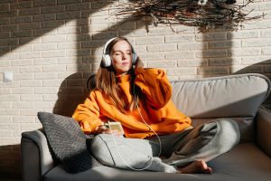Asmr: su YouTube spopolano i video per raggiungere il pieno relax sensoriale