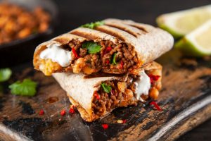 Burrito, dal Messico il delizioso rotolo con carne e formaggio