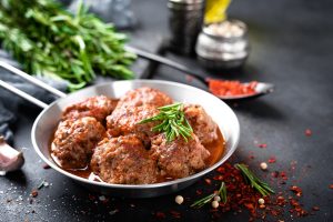 Polpette al sugo: la ricetta con carne e pomodoro