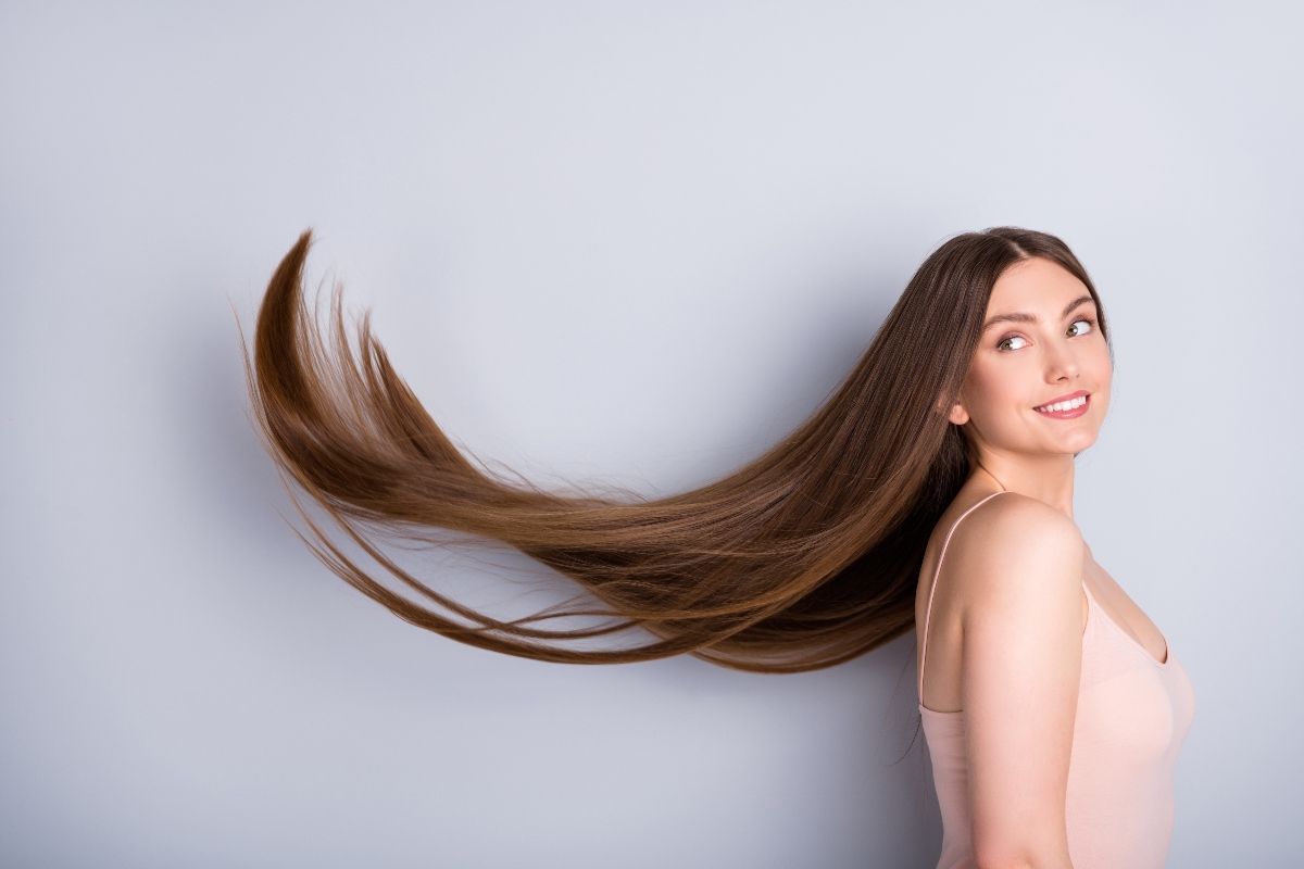 cheratina: cos'è, perché fa bene ai capelli, integratori, cibi e trattamento lisciante