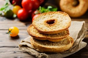 Friselle: ricetta, calorie e come condirle