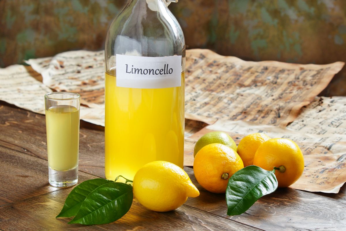 Limoncello: preparalo anche con il Bimby