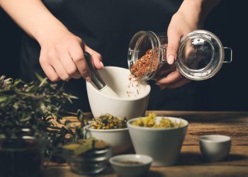semi di lino: cosa sono, valori nutrizionali, benefici e usi in cucina e cosmesi