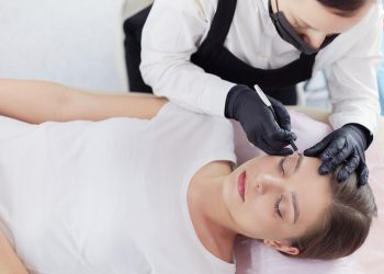 Microblading: cos'è, tecnica, quanto costa una seduta e controindicazioni