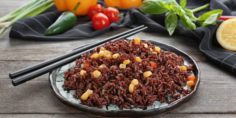 riso rosso fermentato: cos'è, perché fa bene per il colesterolo, integratori, controindicazioni