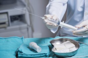 Amniocentesi: cos’è, quando si fa, rischi e costi