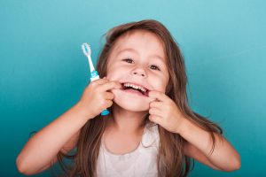 Carie dentale: cos’è, sintomi, cause e fattori di rischio, diagnosi e cure, prevenzione