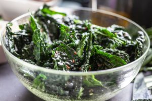 Chips di cavolo nero, una ricetta sana, leggera e golosa
