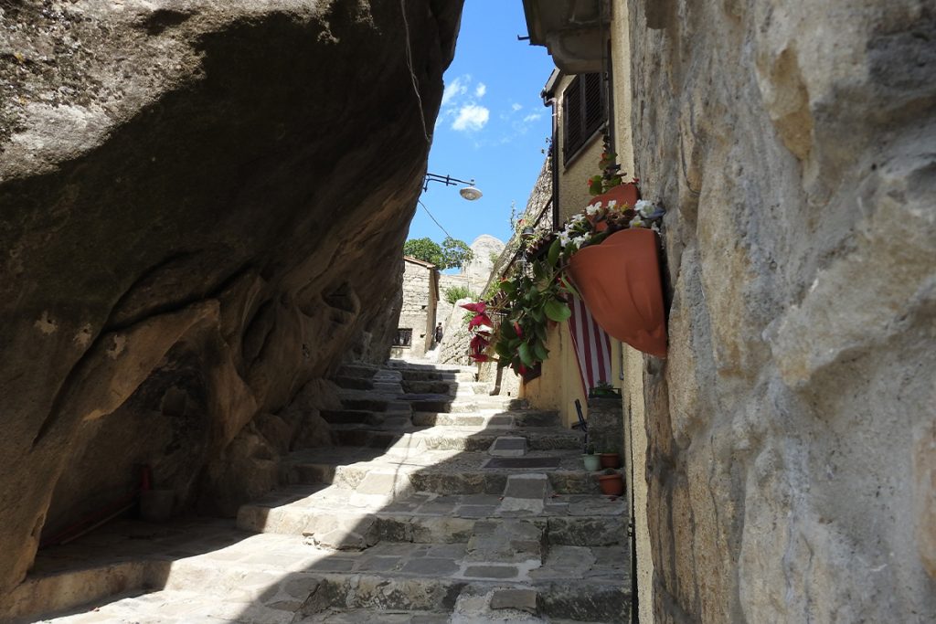alla scoperta delle dolomiti lucane borgo