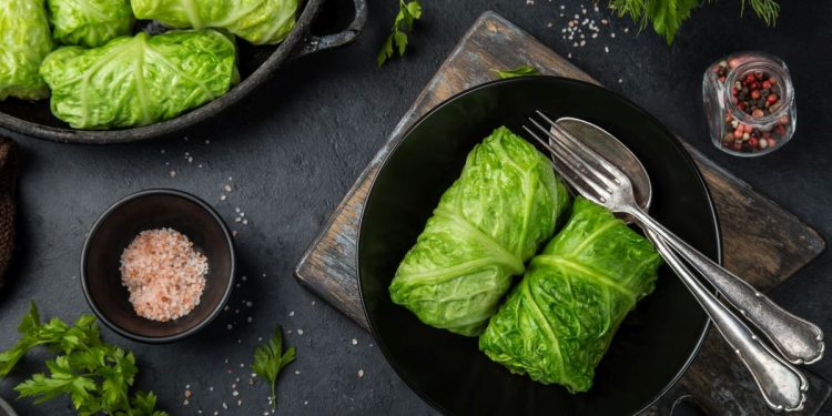 Involtini di verza, un secondo ricco e goloso