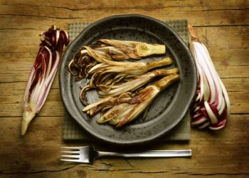 Radicchio al forno, un contorno leggero e squisito