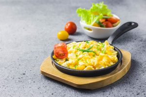 Uova strapazzate: cottura perfetta e varianti semplici da provare