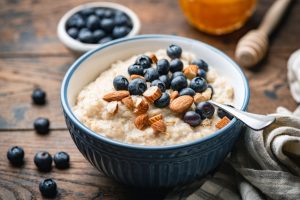Colazione alternativa: 8 idee per sostituire latte e biscotti