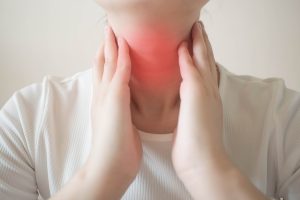 Tiroidite di Hashimoto: che cos’è, sintomi,  cause e conseguenze, diagnosi e cure