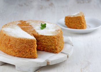 Torta di carote, dolce e nutriente