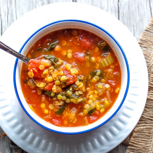 zuppa di lenticchie, calda e sana