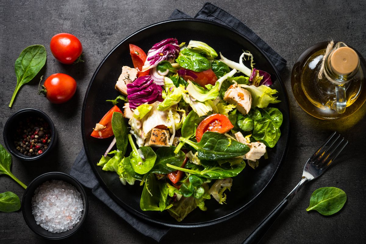 ricette con yogurt: insalata di pollo light