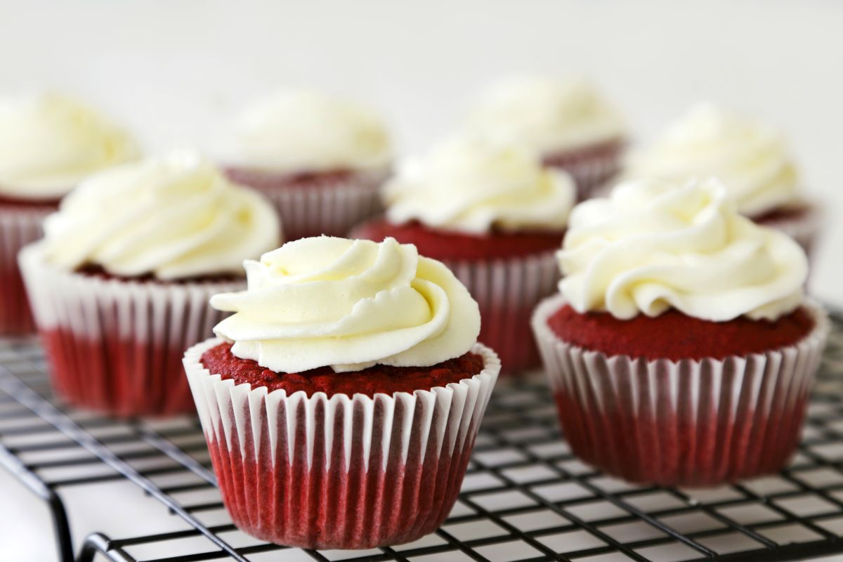 red velvet cupcake, una versione colorata e unica