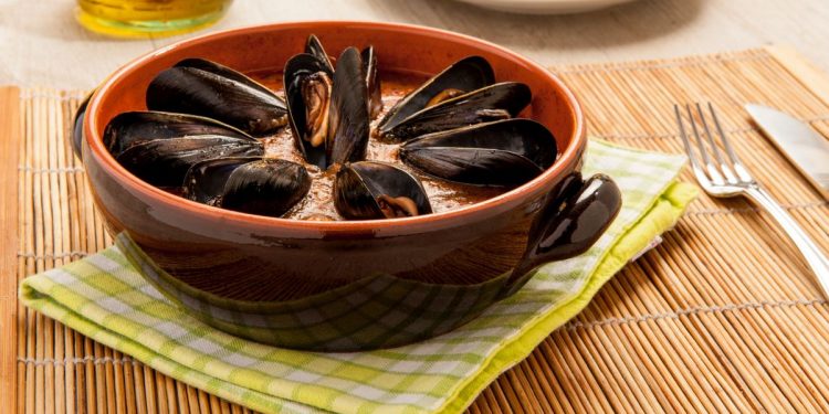 zuppa di cozze, un piatto di mare tradizionale