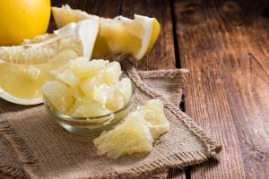 Pomelo: l’agrume più grande del mondo tra proprietà, benefici, usi in cucina e ricette