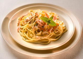 spaghetti con speck