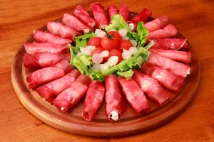 Fagottini di bresaola, leggerezza e gusto in un piatto velocissimo