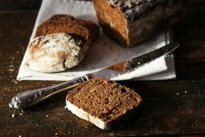 Farina di segale: cos’è, proprietà, benefici, valori nutrizionali e ricette