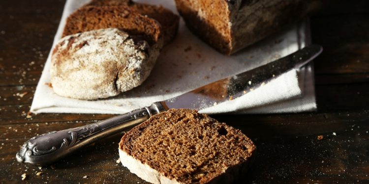 farina di segale: cos'è, benefici per la salute, valori nutrizionali, ricette, controindicazioni