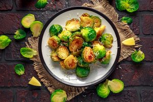 Cavoletti di Bruxelles al forno: croccanti, saporiti e versatili