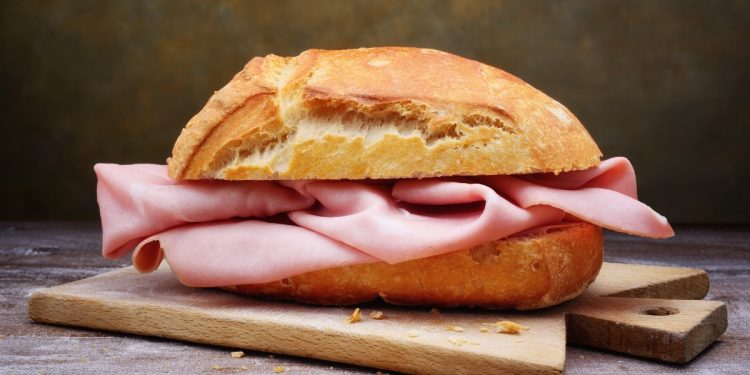 panino con mortadella