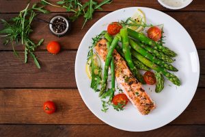 Ricette con il salmone: antipasti, primi e secondi piatti, insalate e panini con salmone