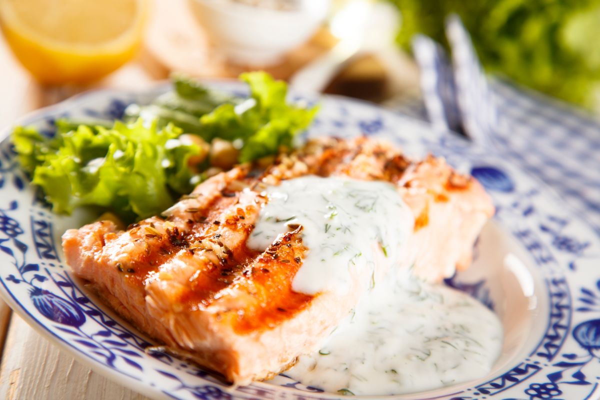 salsa allo yogurt, deliziosa su carne e pesce