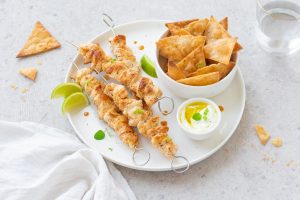 Souvlaki con chips di piadina: un secondo goloso, senza glutine e completo