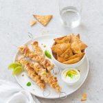 Souvlaki con chips di piadine ricetta